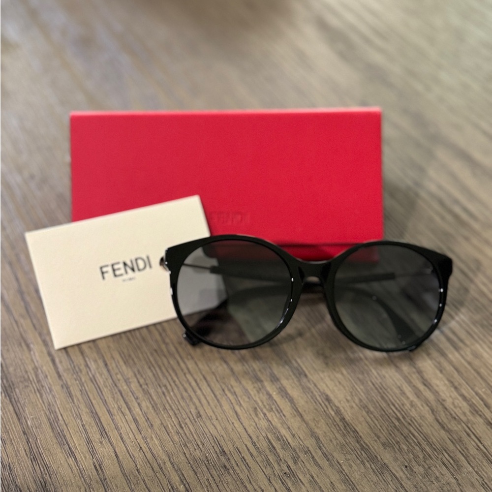 Fendi Black Oversized Sunglasses